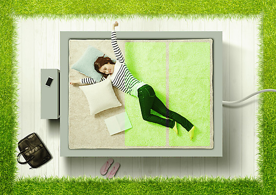 PSD 편집이미지 여자 쿠션 가방 휴식 한명 잔디 성인 태블릿 눕기 한국인 쪼리 이미지편집 식물 1 잡화 컨셉 모션 사람 동양인 전자제품 스마트기기 샌들 파일형식