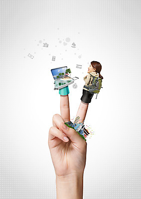 PSD 편집이미지 손 여자 40대 여행 2 한손 아웃도어 성인 해변 두명 신체부위 여행객 캐리어 한국인 등산가방 손가락인형 이미지편집 인형 바다 중년 가방 사람 동양인 여행가방 파일형식