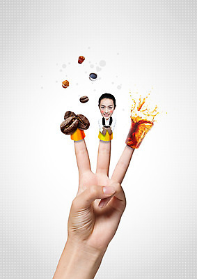 PSD 외국인 편집이미지 손 여자 커피 음식 한손 3 동양인 20대 성인 두명 신체부위 원두 바리스타 아이스커피 손가락인형 이미지편집 직업 음료 인형 사람 인종 청년 파일형식