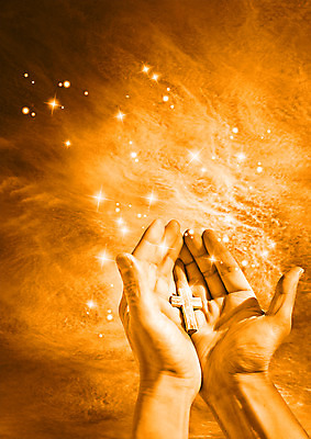 PSD 편집이미지 손 기독교 십자가 한명 들기 신체부위 빛 양손 이미지편집 1 종교 모션 사람 파일형식