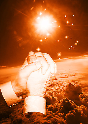 PSD 구름 편집이미지 손 기독교 한명 신체부위 빛 양손 기도 손모으기 이미지편집 자연요소 1 종교 사람 손짓 파일형식