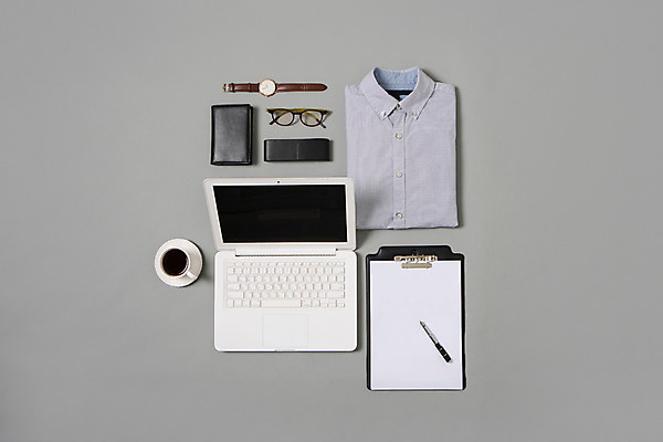 포토 JPG 스튜디오촬영 옷 패션 안경 백그라운드 셔츠 사람없음 노트북 볼펜 사무용품 지갑 커피잔 손목시계 오브젝트 서류판 플랫레이 국내포토 잡화 커피 시계 상의 장신구 문구용품 잔 실내 전자제품 펜 플랫 파일형식