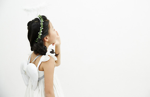 포토 JPG 여자 어린이라이프 어린이 놀이 천사 실내 한명 서기 손짓 소녀 상반신 옆모습 외침 한국인 어린이만 소녀한명만 국내포토 1 라이프스타일 뷰포인트 모션 사람 동양인 내부 소리 여자한명만 소녀만 파일형식