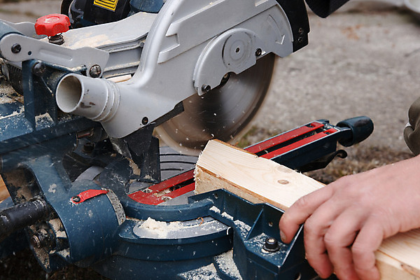 포토 JPG 해외이미지 산업 안전 사람없음 야외 건물 목재 힘 기계 공구 업무 원형 칼날 작업실 기술자 가장자리 널 자르기 목수 날카로움 목공예 수목 철강 커터 톱밥 해외202004 해외포토 도형 나무 직업 건축물 재료 모션 도구 작업 둘레 가루 공예 파일형식 이미지허브