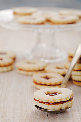 포토 JPG 해외이미지 전통 계절 음식 백그라운드 크리스마스 겨울 휴가 디저트 사탕 선물 요리 사람없음 목재 장식 빨간색 세로 쿠키 케이크 얼음 빵집 수확 시골 인사 신용카드 달콤 잼 설탕 굽기 뿌리기 잔치 패키지 젤리 버터 마멀레이드 포장소품 핸드메이드 해외202004 해외포토 자연요소 나무 기념일 컬러 농업 재료 포장 모션 금융 상점 예절 소스_음식 맛 구이 오브젝트 포장재료 파일형식 이미지허브