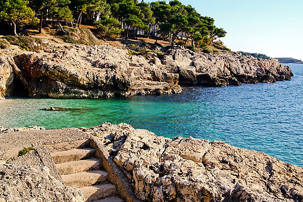포토 JPG 해외이미지 유럽 파도 바다 하늘 휴가 휴식 주택 풍경 사람없음 물 태양 반사 평화 계단 맑음 일몰 바위 소나무 만 명상 휴양지 격려 혼자 해외202004 해외포토 자연요소 나무 감정 나라 컨셉 모션 날씨 건물 노을 장소 돌_바위 파일형식 이미지허브