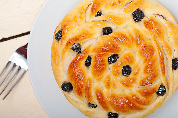 포토 JPG 해외이미지 빵 포크 디저트 사람없음 달콤 블루베리 나무배경 해외202004 해외포토 식기 음식 백그라운드 과일 맛 파일형식 이미지허브