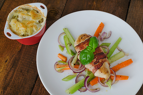포토 JPG 해외이미지 접시 음식 빵 조각 백그라운드 잎 다이어트 토마토 채소 치즈 감자 샌드위치 건강 육류 요리 사람없음 빨간색 초록색 주방 식당 식사 저녁식사 치킨 샐러드 흰색 신선 사발 닫기 맛 아침식사 상추 가슴 굽기 먹기 유기농 햄 토스트 베이컨 점심식사 해외202004 해외포토 식물 식기 웰빙 컬러 컨셉 식재료 모션 유제품 돼지고기 신체부위 상점 사기그릇 구이 닭고기요리 파일형식 이미지허브