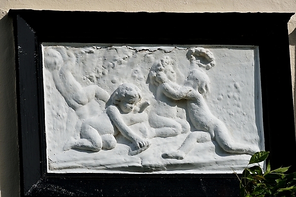 포토 JPG 해외이미지 영어 건축양식 잉글랜드 주택 미술 사람없음 건물 장식 검은색 골동품 흰색 묘사 목각 석고 옛날 스타일 해외202004 해외포토 문자 건축물 건축 컬러 문화예술 영국 파일형식 이미지허브