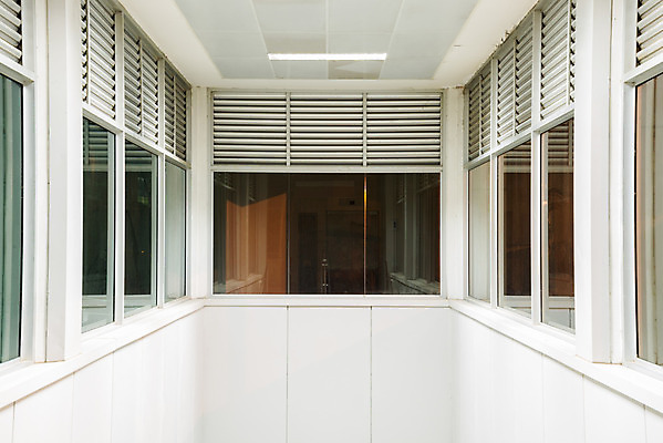 포토 JPG 해외이미지 디자인 벽 백그라운드 비즈니스 건축양식 창문 유리 실내 사람없음 내부 건물 빛 사무실 우주 맑음 방 흰색 도시 복도 묘사 다락방 해외202004 해외포토 건축물 건축 컬러 재질 날씨 파일형식 이미지허브