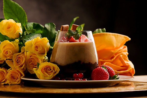 포토 JPG 해외이미지 꽃 백그라운드 잎 유리 딸기 디저트 사람없음 장미 반사 노란색 초콜릿 직물 달콤 맛 민트 크림 푸딩 건포도 무스 개암 해외202004 해외포토 식물 열매 음식 컬러 컨셉 과일 재질 포도 허브 건과일 파일형식 이미지허브