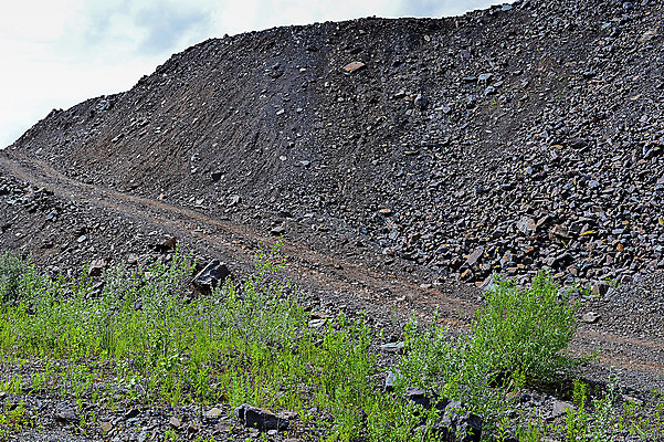포토 JPG 해외이미지 나무 산업 지구 자연 하늘 표면 풍경 사람없음 물 여름 강 쌓기 환경 금속 흙 장비 바위 시골 업무 황금 보호 버리기 발굴 수납 흙더미 낭비 내추럴 개발 땅바닥 생태학 석탄 옛날 채석 해외202004 해외포토 자연요소 식물 계절 교육 컨셉 모션 재질 바닥 돌_바위 작업 생태계 파일형식 더미 이미지허브