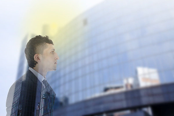 포토 JPG 해외이미지 직업 학생 응시 남자 백그라운드 컨셉 비즈니스 하늘 성공 미래 아이디어 한명 정장 소년 야외 건물 사무실 고층빌딩 도시 업무 비즈니스맨 대표 경영자 경영 고용 내일 더블 마케팅 혼자 브레인스토밍 해외202004 해외포토 1 건축물 시선 옷 어린이 사람 빌딩 구직 작업 직장인 리더 채용 파일형식 이미지허브