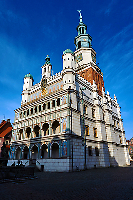 포토 JPG 해외이미지 구름 유럽 벽 시계 건축양식 창문 하늘 사람없음 건물 탑 도시 보행로 시장 소매 시청 폴란드 천연기념물 르네상스 회랑 해외202004 해외포토 자연요소 건축물 건축 나라 길 복도 관공서 파일형식 이미지허브