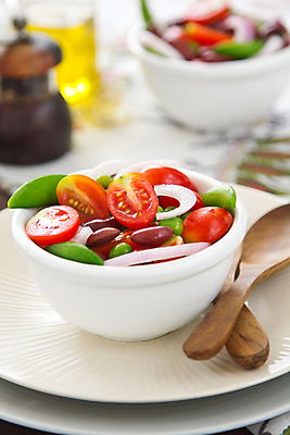 포토 JPG 해외이미지 음식 토마토 채소 양파 콩 건강 요리 사람없음 빨간색 초록색 컬러풀 갈색 숟가락 샐러드 신선 체리 사발 맛 허브 향신료 올리브 완두콩 채식주의자 해외202004 해외포토 식물 열매 컬러 컨셉 과일 곡류 수저 사기그릇 채식 향미료 파일형식 이미지허브