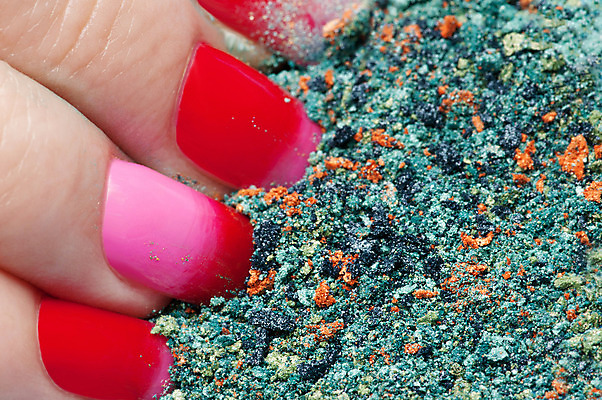 포토 JPG 해외이미지 손 손가락 미술 이벤트 사람없음 유행 화장품 덮개 손톱 돌봄 위생관리 아크릴 스타일 해외202004 해외포토 모션 재질 문화예술 관리 신체부위 뷰티 뚜껑 파일형식 이미지허브