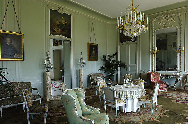 포토 JPG 해외이미지 건축양식 사람없음 여행객 정원 프랑스 역사 재산 프랑스어 해외202004 해외포토 문자 건축 유럽 사람 금융 파일형식 이미지허브