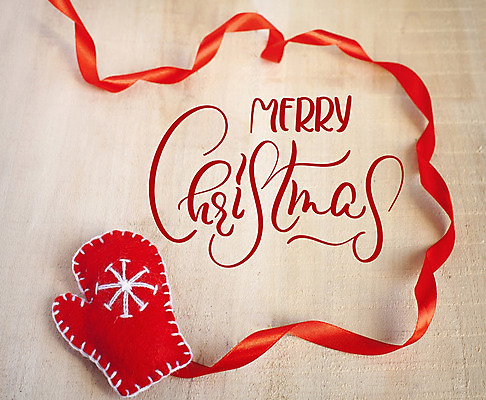 포토 JPG 해외이미지 백그라운드 크리스마스장식 크리스마스 사람없음 빨간색 축하 레터링 빨간띠 해외202004 손모아장갑 해외포토 기념일 스포츠용품 컬러 장갑 컨셉 끈 파일형식 이미지허브