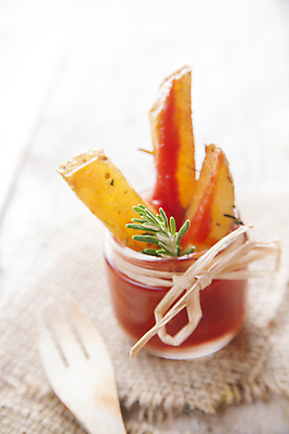 포토 JPG 해외이미지 실내 사람없음 감자튀김 작음 케첩 해외202004 해외포토 감자 내부 튀김 소스_음식 크기 파일형식 이미지허브