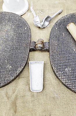 포토 JPG 해외이미지 공장 실내 사람없음 도구 오브젝트 베이지색배경 해외202004 해외포토 백그라운드 공업 내부 베이지색 파일형식 이미지허브