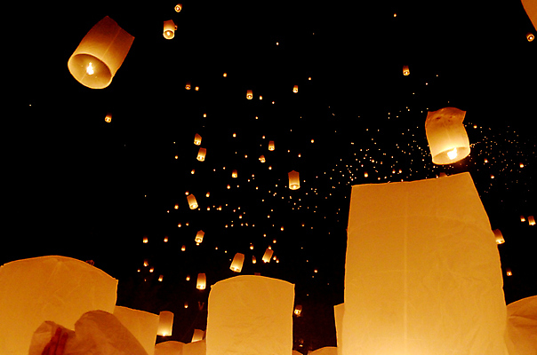 포토 JPG 해외이미지 사람없음 야외 빛 야간 풍등 풍등날리기 풍등놀이 풍등행사 풍등축제 해외202004 해외포토 자연요소 놀이 조명 이벤트 등축제 파일형식 이미지허브