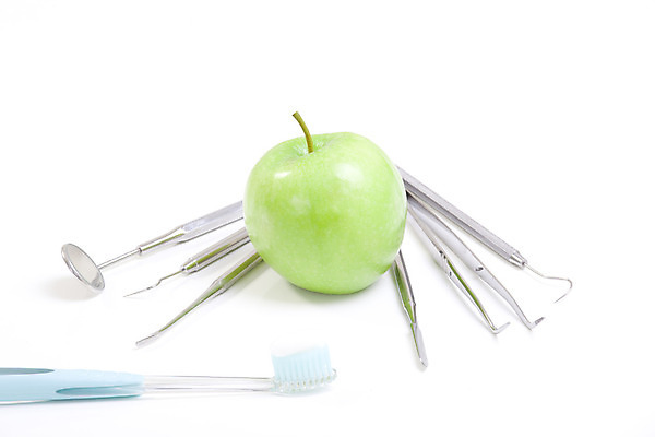 포토 JPG 해외이미지 음식 컨셉 다이어트 과일 자연 건강 치과 병원 사람없음 치료 초록색 금속 거울 고통 장비 의사 공구 신선 입 치아 보호 사과 서비스 흰배경 치과의사 탐색 고립 돌봄 완벽 위생관리 해외202004 해외포토 감정 컬러 백그라운드 의학 모션 재질 관리 신체부위 의료진 흰색 도구 소화기관 생태계 파일형식 이미지허브