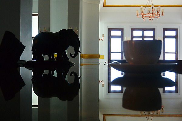 포토 JPG 해외이미지 모양 디자인 아시아 커피 음료 음식 벽 조각 비즈니스 탁자 아침 코끼리 선반 주택 미술 사람없음 내부 목재 장식 컵 갈색 식당 검은색 카페 방 우유 머그컵 흰색 신선 뜨거움 아침식사 냄비 공예 책상 아로마 대리석 카푸치노 에스프레소 목각 카페인 해외202004 해외포토 주간 나무 식기 나라 컬러 가구 재료 포유류 문화예술 유제품 취미 건물 상점 식사 솥 파일형식 이미지허브