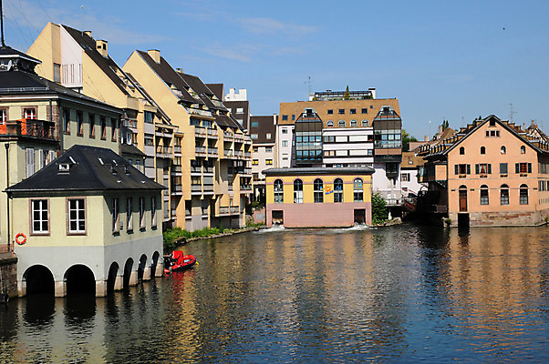 포토 JPG 해외이미지 건축양식 주택 풍경 사람없음 건물 프랑스 역사 그림 옛날 스트라스부르 해외202004 해외포토 건축물 건축 유럽 파일형식 이미지허브