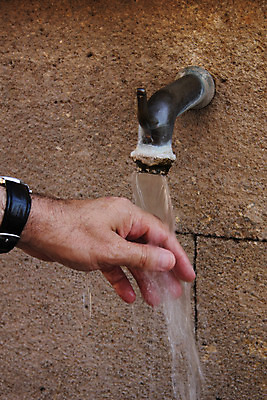 포토 JPG 해외이미지 손 남자 컨셉 손가락 사람없음 물 봄 젖음 물방울 신선 액체 떨어짐 씻기 빨래 시원함 분수 해외202004 해외포토 자연요소 계절 가사 사람 신체부위 청결 파일형식 이미지허브