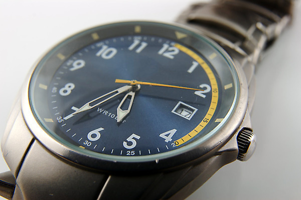 포토 JPG 해외이미지 남자 시계 화살 사람없음 유행 금속 시간 고급 우아함 은색 손목시계 태엽 타이머 분 철강 해외202004 해외포토 컬러 컨셉 장신구 재질 사람 파일형식 이미지허브