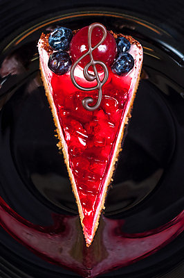 포토 JPG 해외이미지 열매 음식 백그라운드 과일 딸기 디저트 기념 사탕 사람없음 장식 빨간색 파란색 빛 파티 케이크 식당 초콜릿 보라색 얼음 빵집 흰색 축하 대접 신선 원형 생일 닫기 달콤 맛 설탕 굽기 먹기 크림 만족 기회 블루베리 토핑 페스츄리 핸드메이드 해외202004 해외포토 자연요소 도형 식물 기념일 감정 빵 컬러 컨셉 모션 이벤트 상점 구이 파일형식 이미지허브