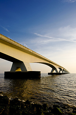 포토 JPG 해외이미지 외관 유럽 여행 건축양식 사람없음 야외 건물 물 기둥 세계여행 네덜란드 아치 서유럽 콘크리트 해외202004 해외포토 자연요소 건축물 건축 나라 세계 파일형식 이미지허브