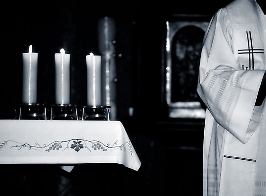 포토 JPG 해외이미지 기독교 종교 컨셉 십자가 크리스마스 아침 부활절 사랑 사람없음 성당 교회 평화 성경 흰색 기도 축하 예수 황금 축복 성직자 심볼 신성 일요일 덩어리 용서 귀족 성찬식 성체 숭배 신앙심 제단 해외202004 해외포토 주간 기념일 감정 컬러 종교용품 종교건축 건물 신_종교 요일 파일형식 이미지허브