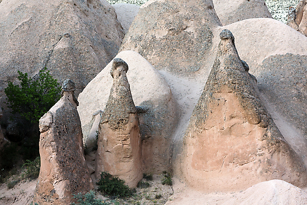 포토 JPG 해외이미지 아시아 여행 건축양식 자연 산 요정 카파도키아 굴뚝 사랑 풍경 사람없음 야외 여름 계곡 바위 시골 역사 동굴 재산 언덕 즐거움 화산 장면 암초 칠면조 랜드마크 해외202004 튀르키예 해외포토 계절 건축 감정 나라 조류 금융 돌_바위 생태계 파일형식 이미지허브