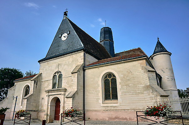 포토 JPG 해외이미지 유럽 종교 벽 십자가 건축양식 창문 하늘 사람없음 건물 교회 탑 프랑스 중세 샴페인 고딕 해외202004 해외포토 건축물 건축 나라 종교건축 주류 역사 파일형식 이미지허브
