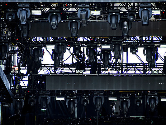 포토 JPG 해외이미지 산업 음악 백그라운드 하늘 전등 조명 매달리기 이벤트 사람없음 빛 세트 검은색 축제 힘 소리 콘서트 장비 흰색 램프 점 쇼 스포트라이트 연극 고립 해외202004 해외포토 컬러 모션 문화예술 공연 파일형식 이미지허브