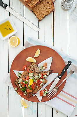 포토 JPG 해외이미지 접시 음식 빵 조각 토마토 채소 오이 샌드위치 건강 어류 요리 씨앗 사람없음 저녁식사 샐러드 시골 그릴 머스터드 해산물 준비 후추 고등어 훈제 점심식사 오메가 해외202004 해외포토 식물 식기 주방용품 식사 수중동물 소스_음식 향신료 파일형식 이미지허브