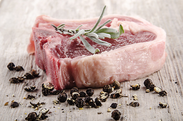 포토 JPG 해외이미지 조각 육류 요리 사람없음 빨간색 식사 신선 고급 맛 자르기 허브 향신료 날것 후추 양고기 로즈메리 찌그러짐 해외202004 해외포토 식물 컬러 컨셉 식재료 모션 향미료 파일형식 이미지허브