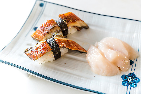 포토 JPG 해외이미지 전통 접시 아시아 문화 음식 바다 조각 밥 건강 종류 육류 어류 요리 동양인 사람없음 세트 식당 일본 식사 저녁식사 초밥 회 신선 고급 닫기 먹기 장어 해산물 묘사 날것 가리비 점심식사 식품점 해외202004 해외포토 식기 나라 컨셉 식재료 모션 조개 인종 상점 수중동물 일본음식 파일형식 이미지허브