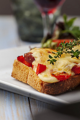 포토 JPG 해외이미지 음식 빵 백그라운드 토마토 유리 치즈 샌드위치 건강 마늘 요리 사람없음 목재 빨간색 물 와인 식사 저녁식사 샐러드 흰색 시골 신선 뜨거움 플랫 맛 그릴 아침식사 슬라이스 토스트 점심식사 모짜렐라치즈 채식주의자 해외202004 해외포토 자연요소 나무 컬러 컨셉 채소 재료 재질 주방용품 유제품 주류 채식 파일형식 이미지허브