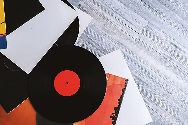 포토 JPG 해외이미지 음악 백그라운드 놀이 탁자 사람없음 목재 파티 라벨 쌓기 검은색 소리 장비 회색 수확 골동품 덮개 기록 클래식 60대 정상 플라스틱 앨범 수집 DJ 싱글 복고 디스코 오디오 70대 스테레오 비닐 뮤지컬 선로 옛날 플레이어 해외202004 해외포토 나무 노년 컬러 가구 컨셉 농업 재료 모션 재질 문화예술 프레임 이벤트 전자제품 뚜껑 춤 파일형식 이미지허브