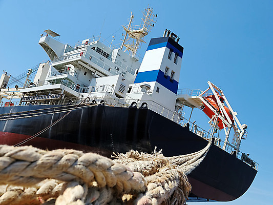 포토 JPG 해외이미지 산업 밧줄 바다 여행 교통시설 하늘 항해 안전 사람없음 옆모습 물 파란색 항구 장비 화물 보트 큼 크루즈 정박 함선 상업 매듭 포트 닻 네비게이션 철강 해외202004 해외포토 자연요소 줄 뷰포인트 컬러 교통 배_교통 운송업 크기 시설 파일형식 이미지허브