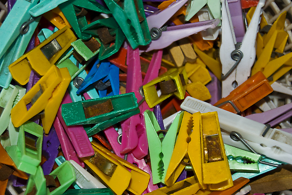 포토 JPG 해외이미지 백그라운드 가정 집게 사람없음 컬러풀 빨래 오브젝트 클립 빨래집게 많음 해외202004 해외포토 컬러 컨셉 가사 파일형식 이미지허브