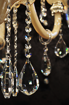 포토 JPG 해외이미지 조명 실내 사람없음 화려 고급 우아함 크리스탈 샹들리에 해외202004 해외포토 컨셉 내부 광석 파일형식 이미지허브