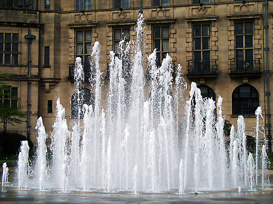 포토 JPG 해외이미지 벽돌 사람없음 젖음 물방울 분수 시청 해외202004 해외포토 관공서 파일형식 이미지허브