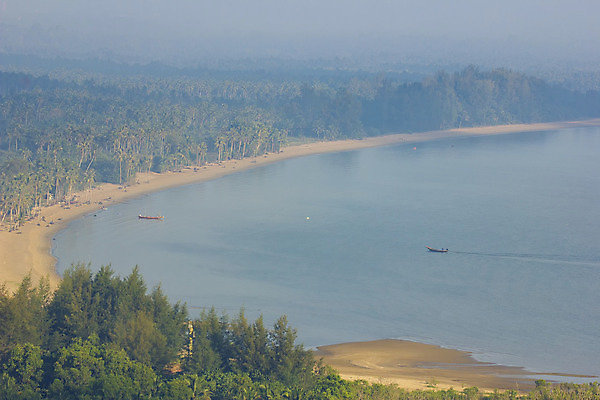 포토 JPG 해외이미지 호수 모래 바다 여행 백그라운드 자연 하늘 풍경 사람없음 야외 물 여름 파란색 강 태양 일몰 봄 만 숲 해외202004 해외포토 자연요소 계절 컬러 노을 생태계 파일형식 이미지허브