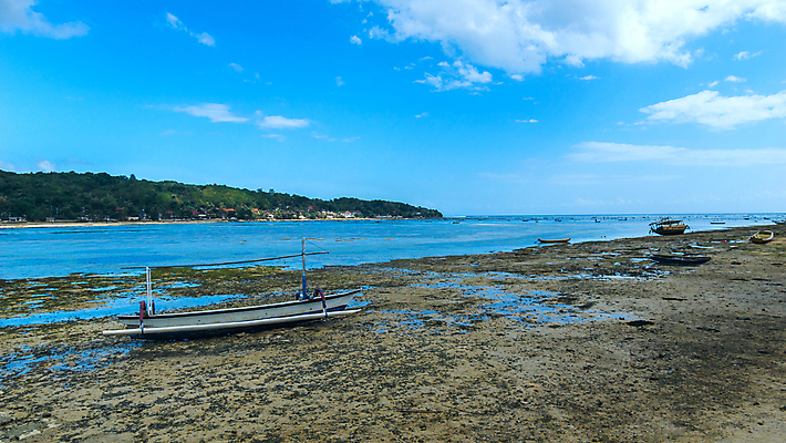 포토 JPG 해외이미지 아시아 모래 바다 섬 여행 교통시설 태국 자연 하늘 낚시 항해 어업 사람 동양인 풍경 해변 사람없음 목재 물 여름 파란색 햇빛 침묵 만 보트 가장자리 폐기물 휴양지 함선 발리 장면 낚시꾼 석호 옛날 해외202004 해외포토 자연요소 나무 계절 나라 산업 컬러 교통 배_교통 재료 레저 인종 태양 소리 장소 둘레 쓰레기 시설 생태계 인도네시아 파일형식 이미지허브