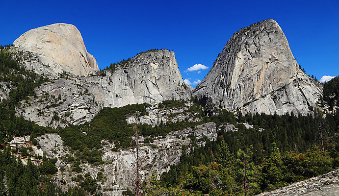 포토 JPG 해외이미지 주간 나무 자국 자연 하늘 파노라마 풍경 사람없음 야외 가로 햇빛 태양 환경 맑음 미국 하이킹 캘리포니아 상록수 내추럴 요세미티국립공원 지질학 화강암 해외202004 해외포토 자연요소 식물 교육 북아메리카 레저 날씨 촬영기법 국립공원 암석 생태계 파일형식 이미지허브