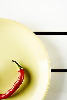 포토 JPG 해외이미지 식물 접시 음식 백그라운드 채소 재료 고추 건강 요리 사람없음 목재 빨간색 초록색 주방 흰색 신선 뜨거움 먹기 향신료 유기농 매움 후추 해외202004 해외포토 나무 식기 웰빙 컬러 모션 맛 향미료 파일형식 이미지허브