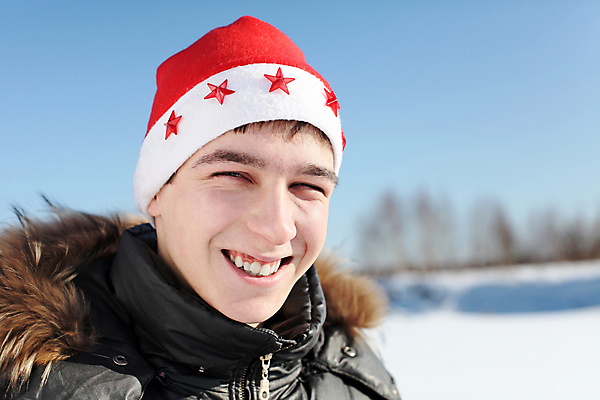 포토 JPG 해외이미지 백인 1 옷 남자 행복 별 얼굴 백그라운드 크리스마스 겨울 자연 하늘 휴가 새로움 털 한명 서기 사람 성인 야외 10대 햇빛 산타클로스 재킷 추위 코트 흰색 연도 캡모자 해외202004 해외포토 자연요소 서양인 모자_잡화 계절 기념일 감정 컬러 컨셉 모션 청소년 신체부위 태양 외투 생태계 파일형식 이미지허브